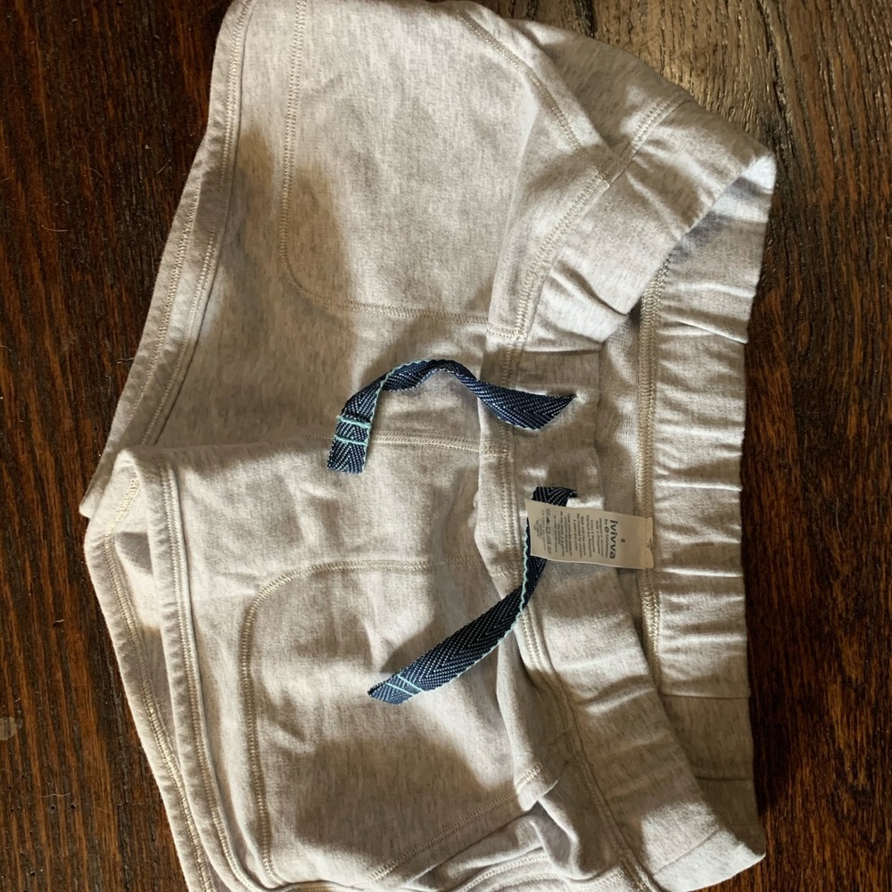 Girls size 8 Ivivva by Lululemon Grey Shorts